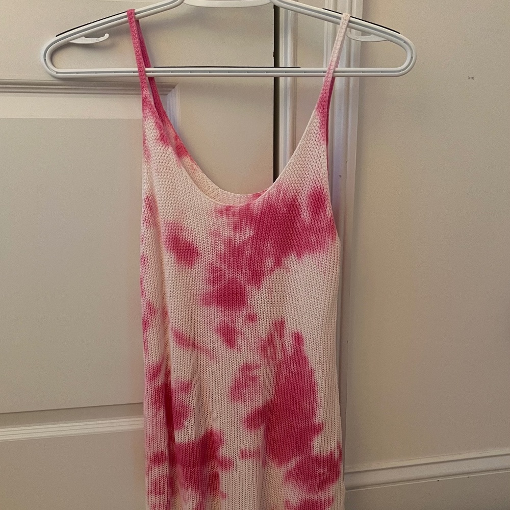 pink and white tie-dye tank top